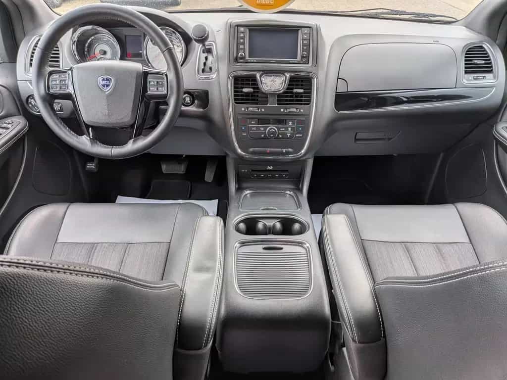 Lancia Voyager S 7-Sitze DVD Xenon TÜV-Neu+Garantie 05/2015-photo-8