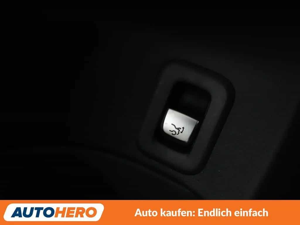 Mercedes-Benz C 250 Avantgarde Aut.*NAV*HUD*TEMP*CAM*PDC*SHZ* 09/2017-photo-33