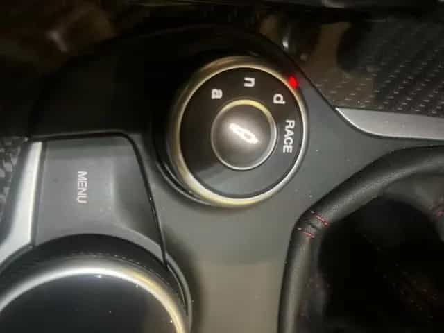 Alfa Romeo Giulia Quadrifoglio 2.9 T V6 Schalter 06/2017-photo-19