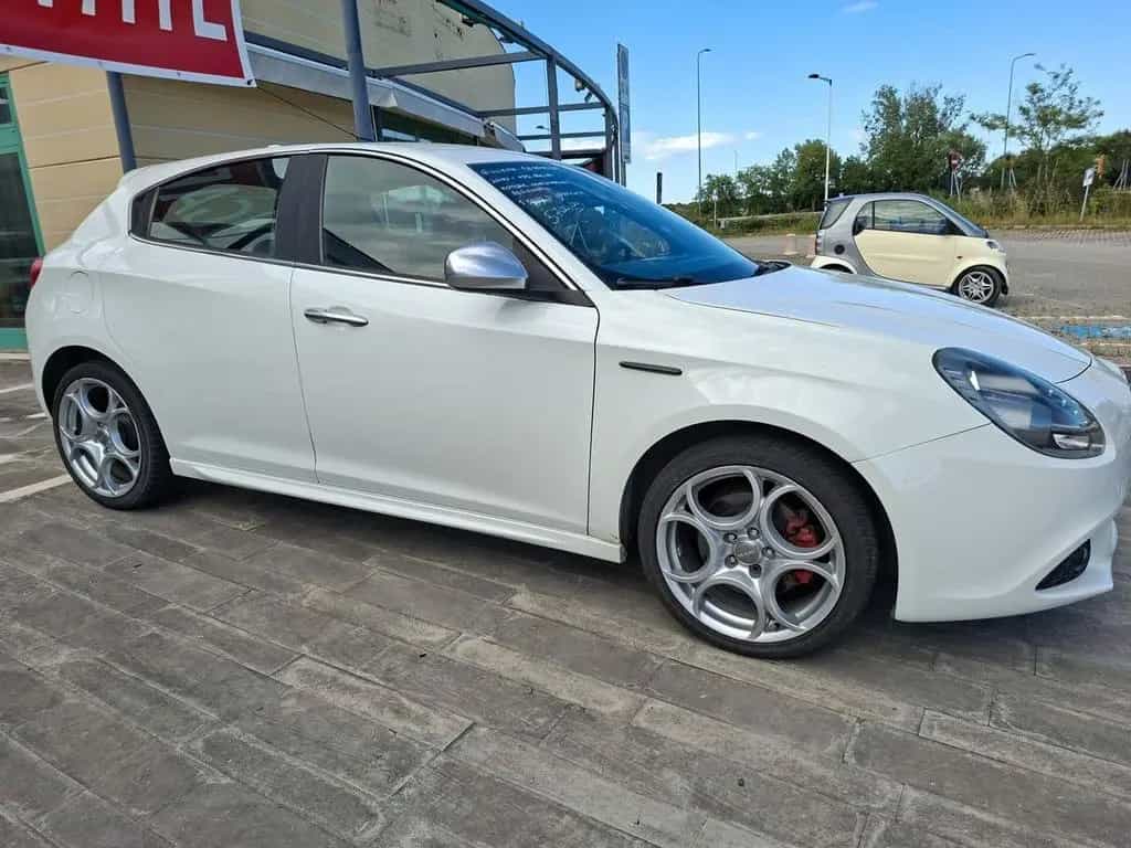 Alfa Romeo Giulietta 1.4 Turbo MultiAir Progress 11/2010-photo-2