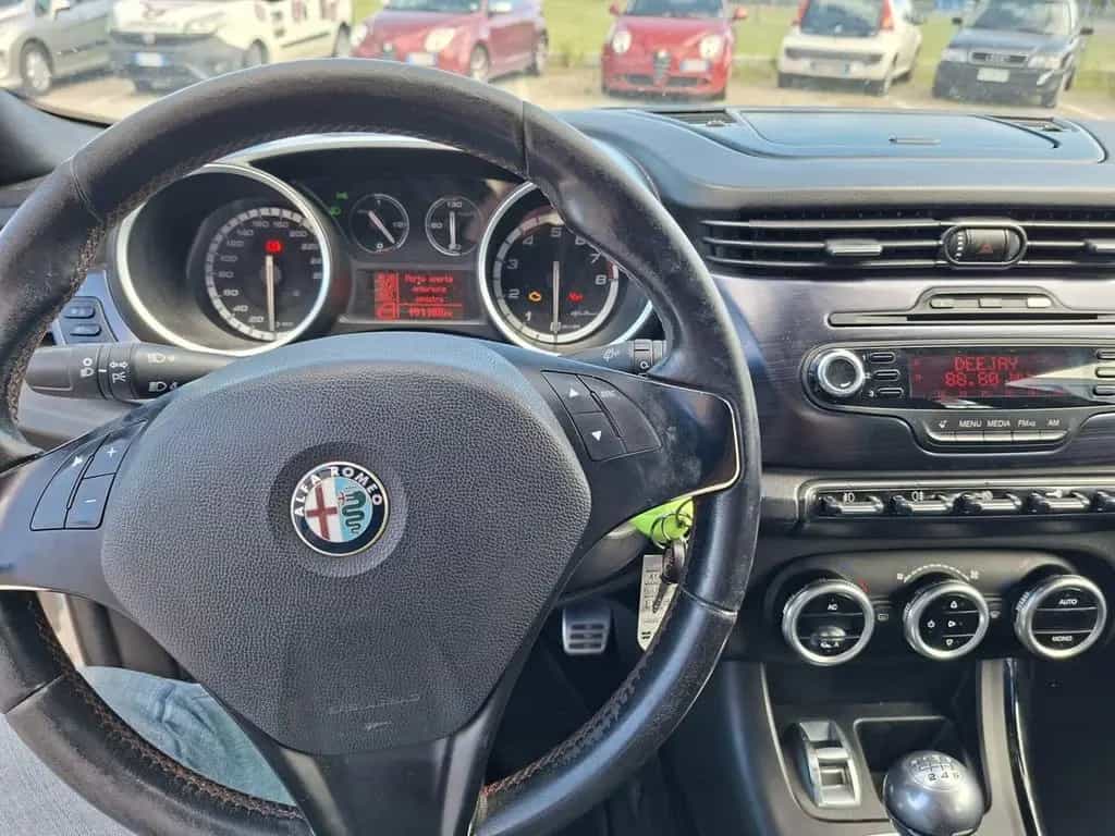 Alfa Romeo Giulietta 1.4 Turbo MultiAir Progress 11/2010-photo-6