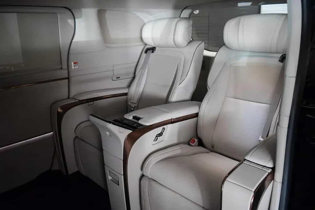 Lexus LM 350h Luxury Light Beige 4 seats 05/2025-photo-10
