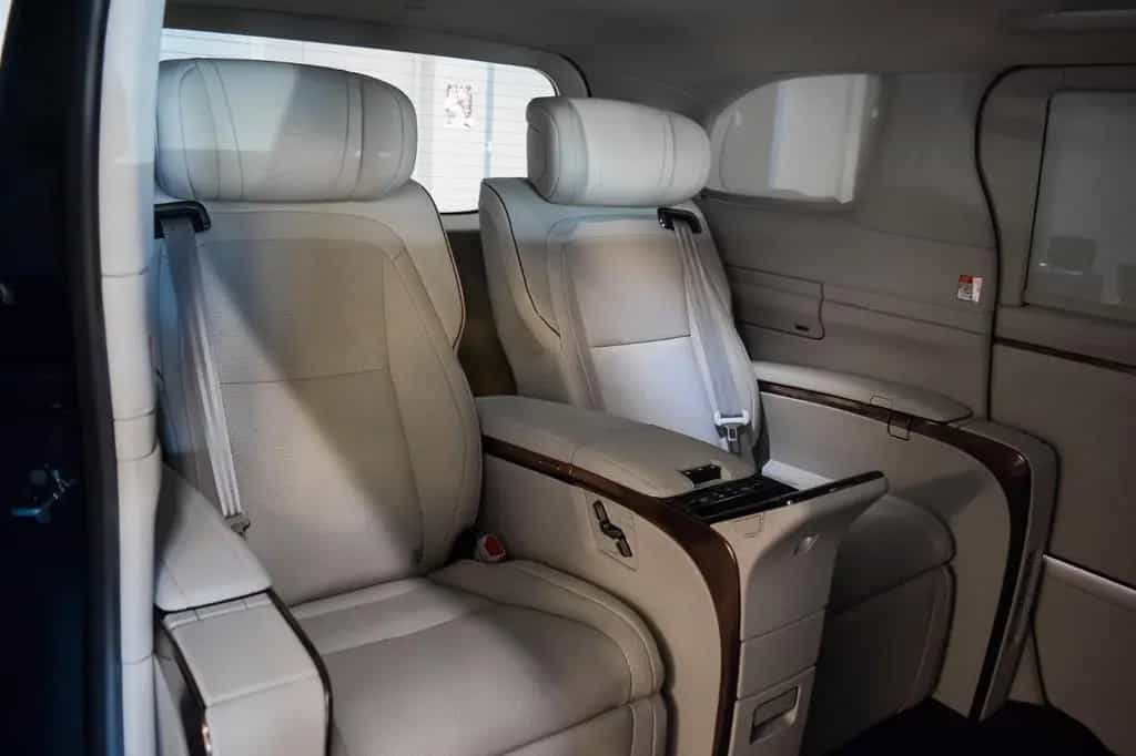 Lexus LM 350h Luxury Light Beige 4 seats 05/2025-photo-11