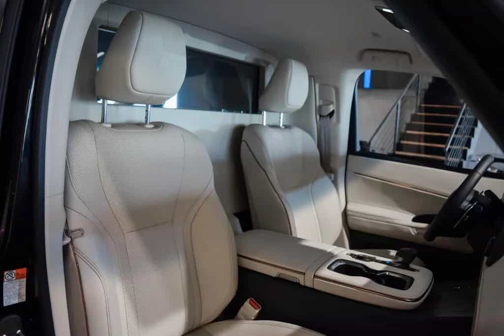 Lexus LM 350h Luxury Light Beige 4 seats 05/2025-photo-7