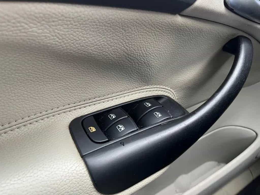 Saab 9-3 SPORT ESTATE 1.9 TID INTRO EDITION / LEDER / 02/2006-photo-9