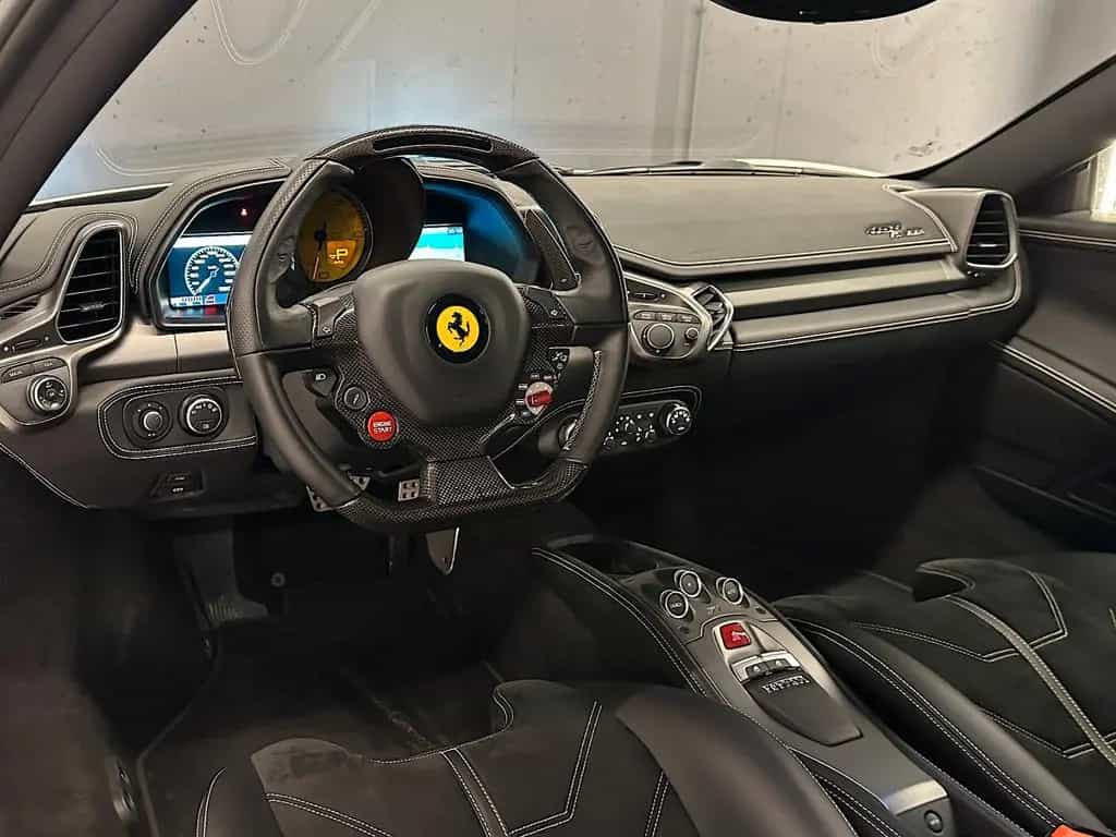 Ferrari 458 Italia "ONLY 12.000 KM + SERVICE BOOK" 05/2013-photo-10