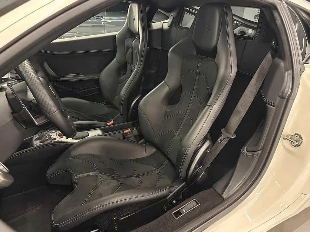 Ferrari 458 Italia "ONLY 12.000 KM + SERVICE BOOK" 05/2013-photo-12