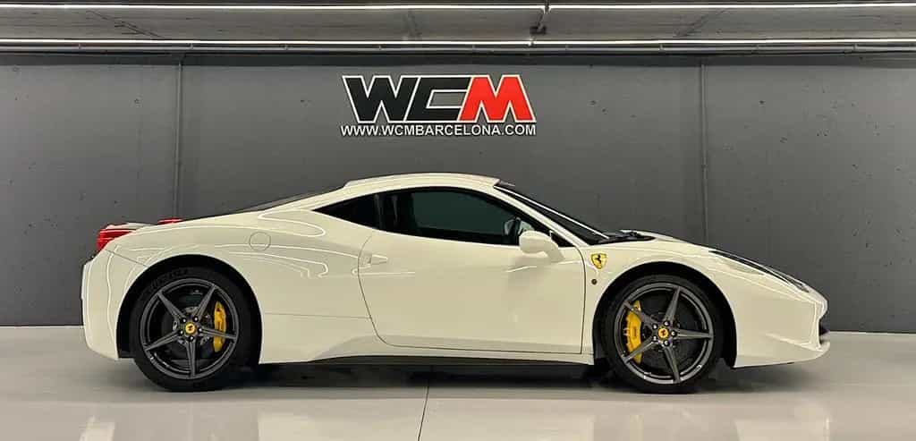 Ferrari 458 Italia "ONLY 12.000 KM + SERVICE BOOK" 05/2013-photo-3