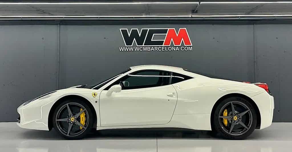 Ferrari 458 Italia "ONLY 12.000 KM + SERVICE BOOK" 05/2013-photo-4