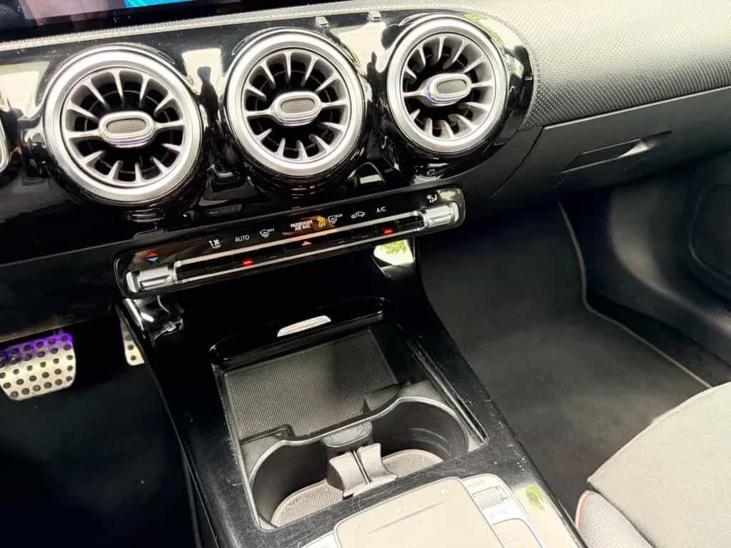 Mercedes-Benz CLA 250 Shooting Brake AMG Line LED*PDC*Navi uvm 12/2019-photo-34