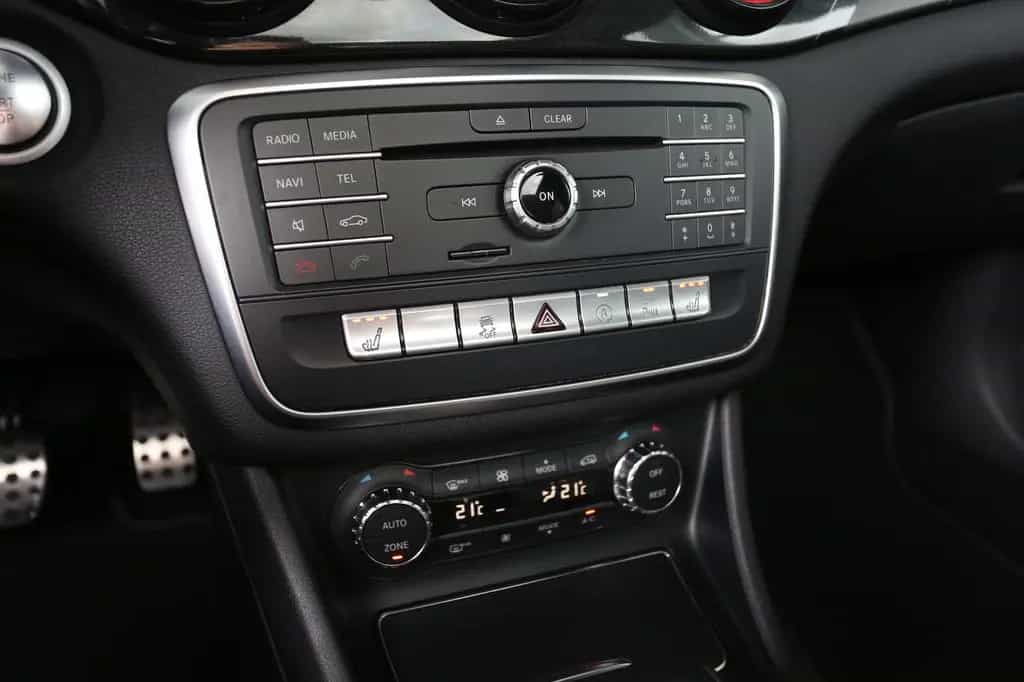 Mercedes-Benz CLA 45 AMG PANO*NAVI*LED*KAM*KEY*DESIGNO*AMBIENT 06/2017-photo-16