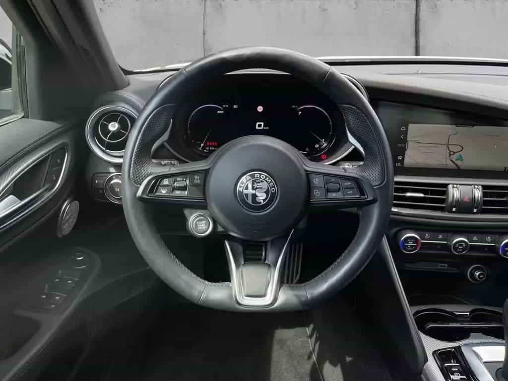 Alfa Romeo Giulia Veloce Q4 PANORAMA+SPORTSITZE+ACC+LEDER 05/2024-photo-10