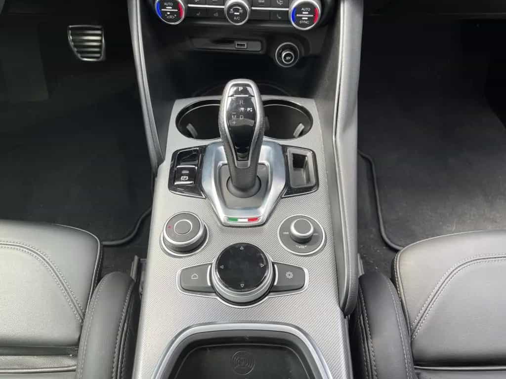 Alfa Romeo Giulia Veloce Q4 PANORAMA+SPORTSITZE+ACC+LEDER 05/2024-photo-17