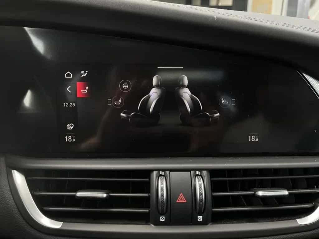 Alfa Romeo Giulia Veloce Q4 PANORAMA+SPORTSITZE+ACC+LEDER 05/2024-photo-20