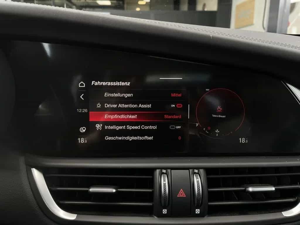 Alfa Romeo Giulia Veloce Q4 PANORAMA+SPORTSITZE+ACC+LEDER 05/2024-photo-22