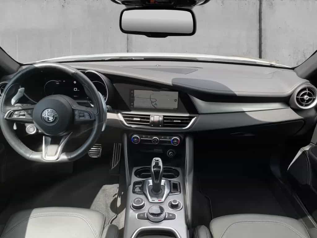 Alfa Romeo Giulia Veloce Q4 PANORAMA+SPORTSITZE+ACC+LEDER 05/2024-photo-3