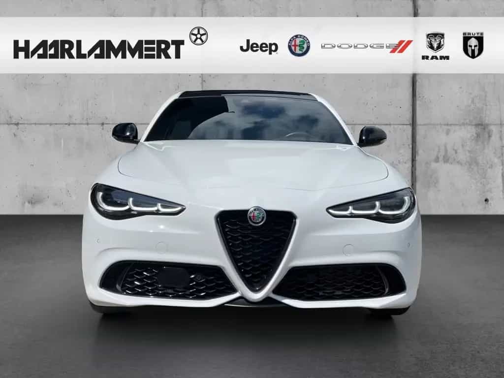 Alfa Romeo Giulia Veloce Q4 PANORAMA+SPORTSITZE+ACC+LEDER 05/2024-photo-4