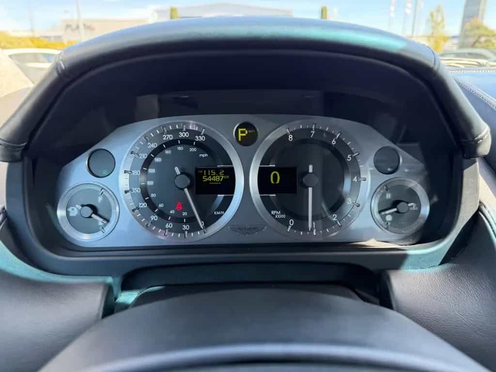 Aston Martin DB9 5.9 V12 Coupe 06/2005-photo-14