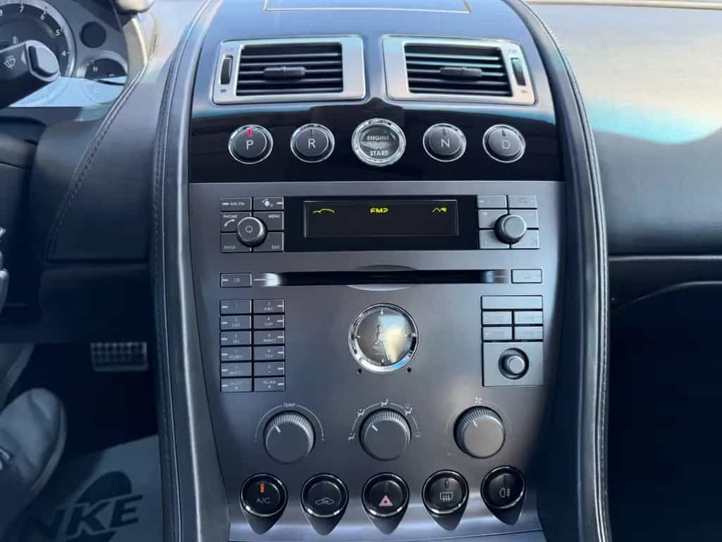 Aston Martin DB9 5.9 V12 Coupe 06/2005-photo-15