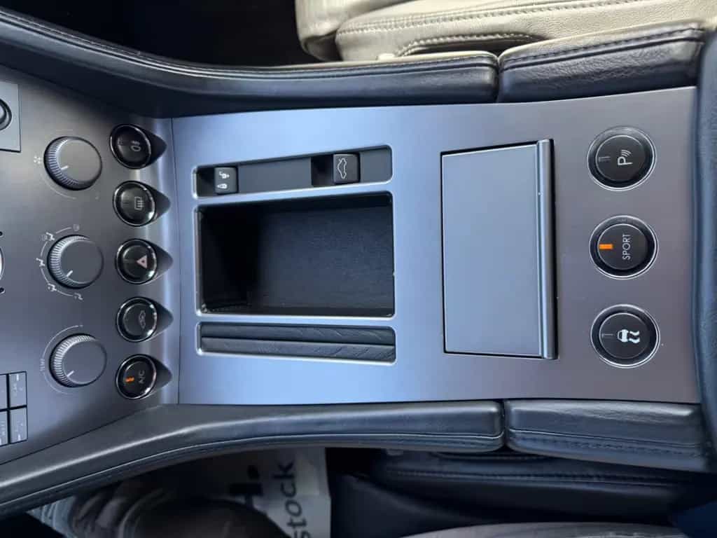 Aston Martin DB9 5.9 V12 Coupe 06/2005-photo-16
