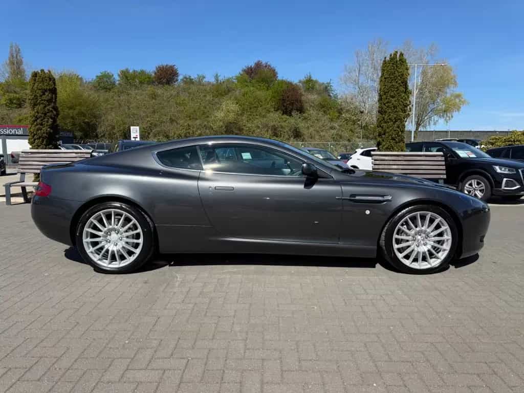 Aston Martin DB9 5.9 V12 Coupe 06/2005-photo-3