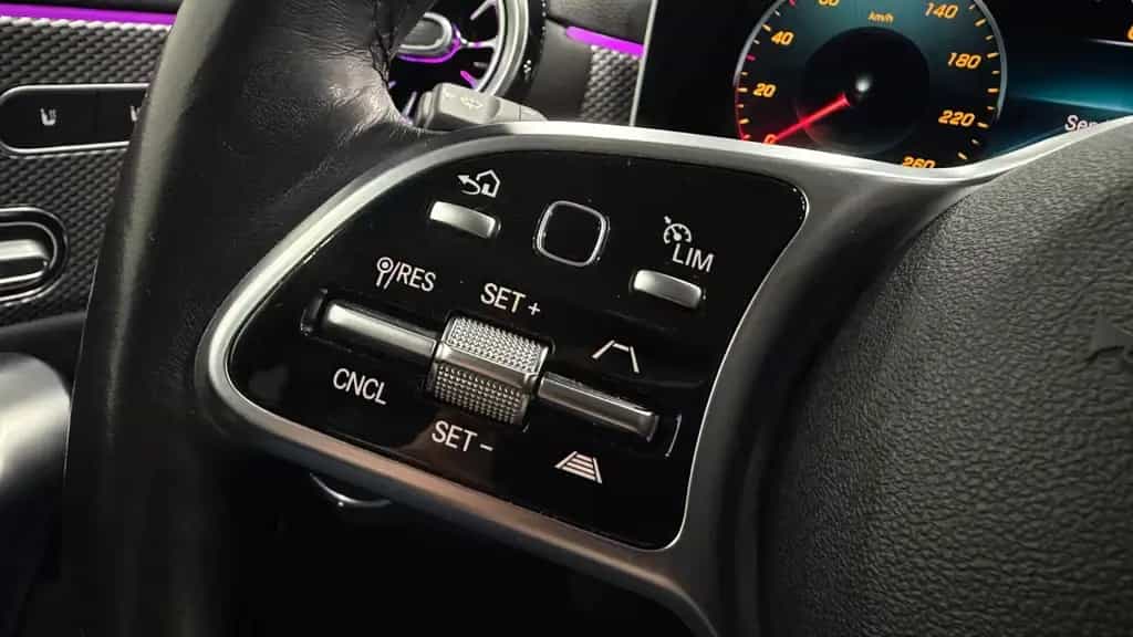 Mercedes-Benz A 220 /NightP/360°/ACC/Leder/18"/MBUX/KeyLess/LED 04/2019-photo-32