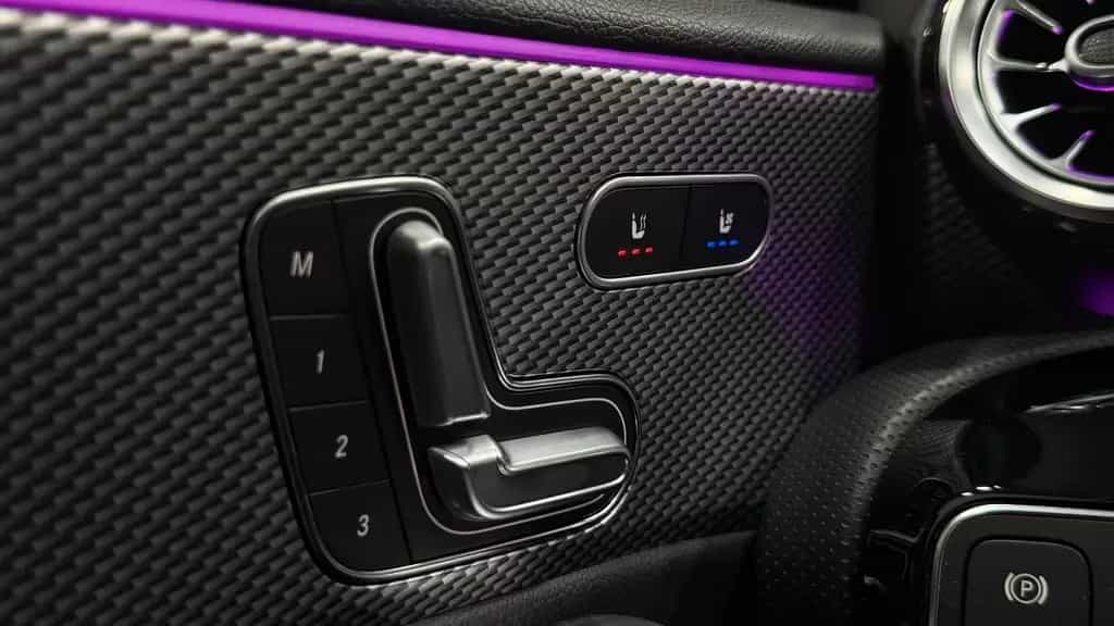 Mercedes-Benz A 220 /NightP/360°/ACC/Leder/18"/MBUX/KeyLess/LED 04/2019-photo-36