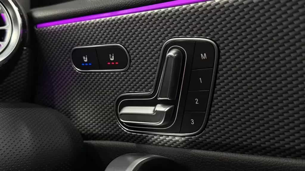 Mercedes-Benz A 220 /NightP/360°/ACC/Leder/18"/MBUX/KeyLess/LED 04/2019-photo-37