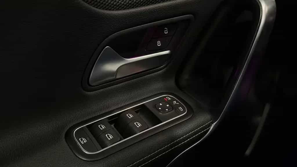 Mercedes-Benz A 220 /NightP/360°/ACC/Leder/18"/MBUX/KeyLess/LED 04/2019-photo-39