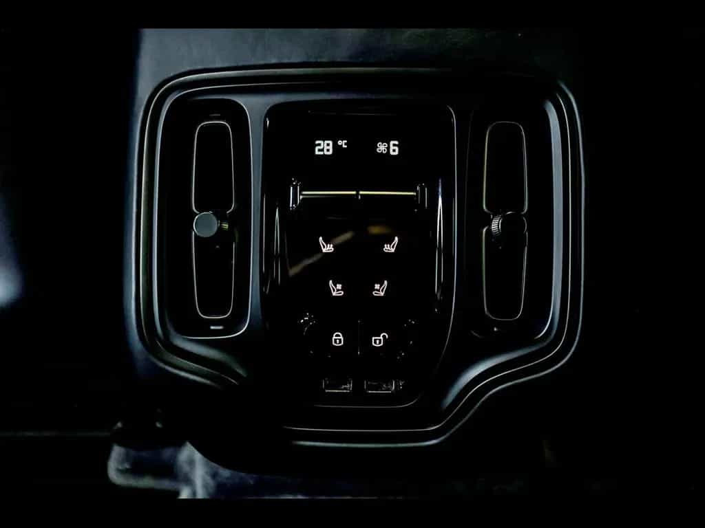 Aston Martin DBX 707 4.0 V8°23°8x RÄDER°ACC°360 05/2023-photo-20