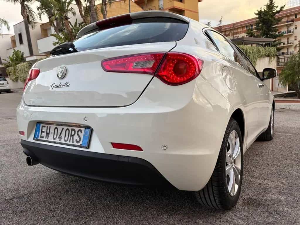 Alfa Romeo Giulietta 1.6 JTDm distictive ideale 02/2015-photo-10
