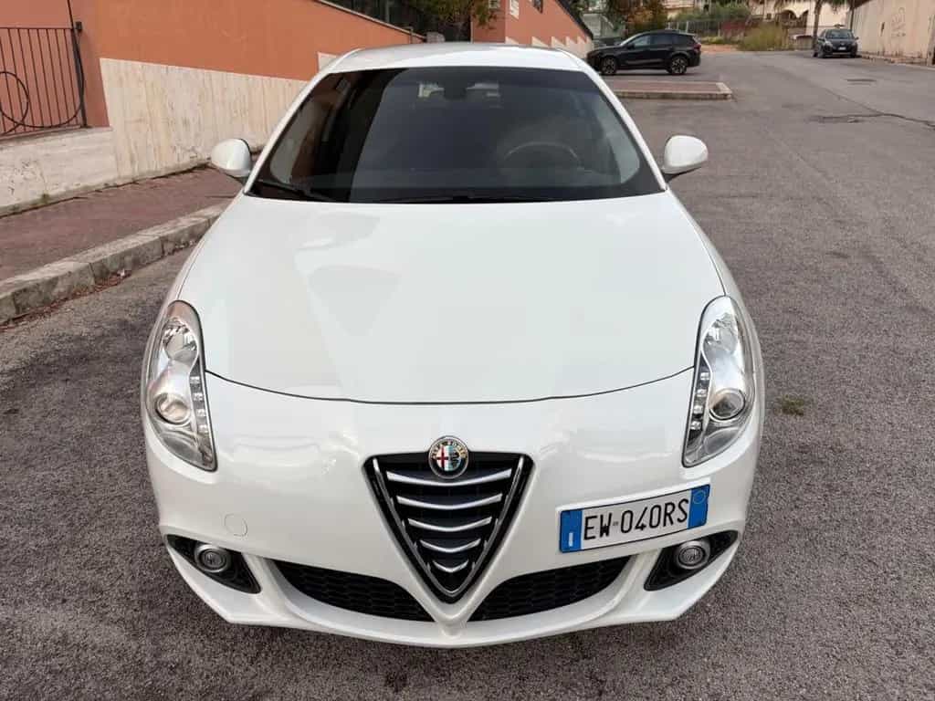 Alfa Romeo Giulietta 1.6 JTDm distictive ideale 02/2015-photo-2