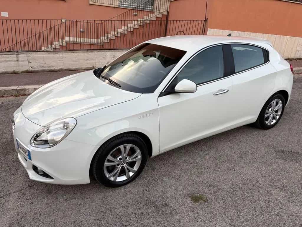Alfa Romeo Giulietta 1.6 JTDm distictive ideale 02/2015-photo-5