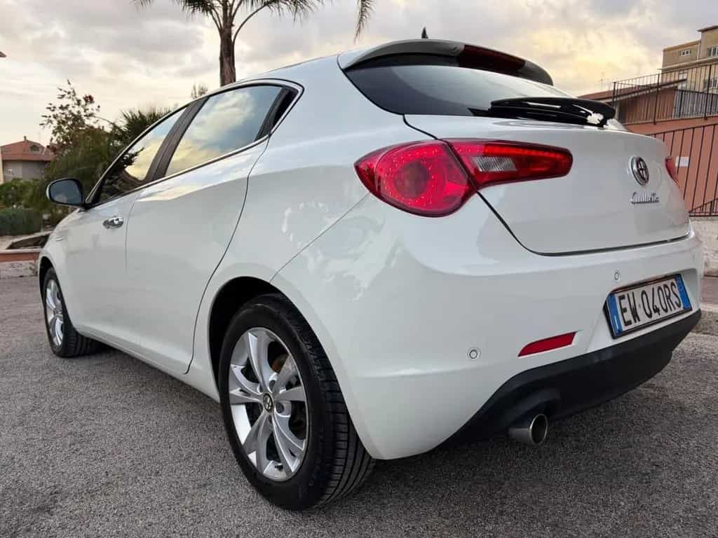 Alfa Romeo Giulietta 1.6 JTDm distictive ideale 02/2015-photo-7