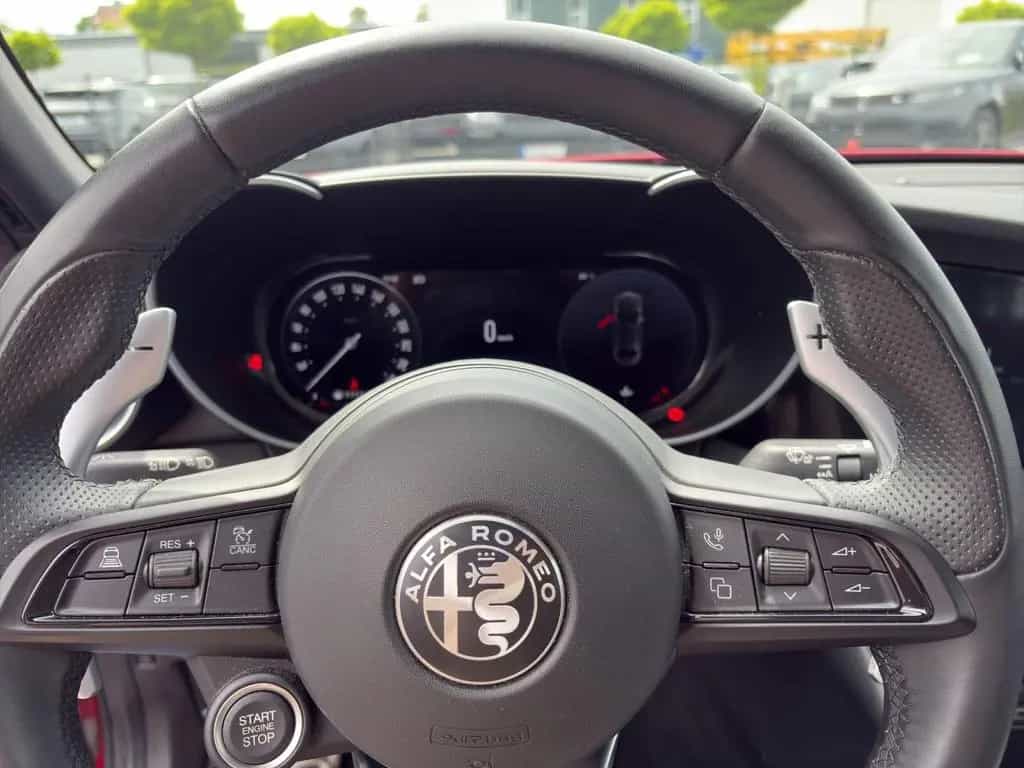 Alfa Romeo Giulia MY23 Veloce Komfort Paket 03/2024-photo-10