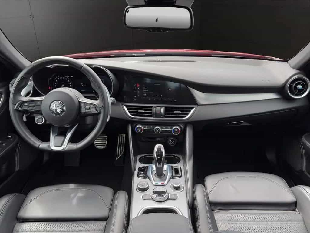 Alfa Romeo Giulia MY23 Veloce Komfort Paket 03/2024-photo-4