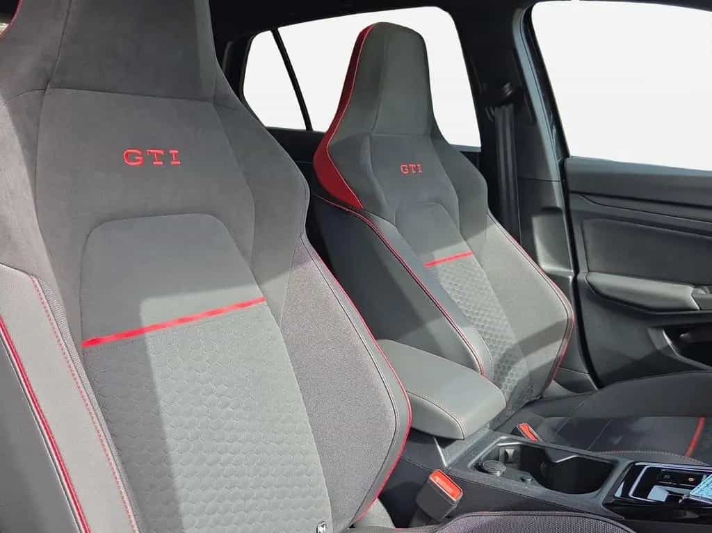Volkswagen Golf GTI VIII 2.0 TSI  Clubsport Black Style DS 04/2024-photo-5