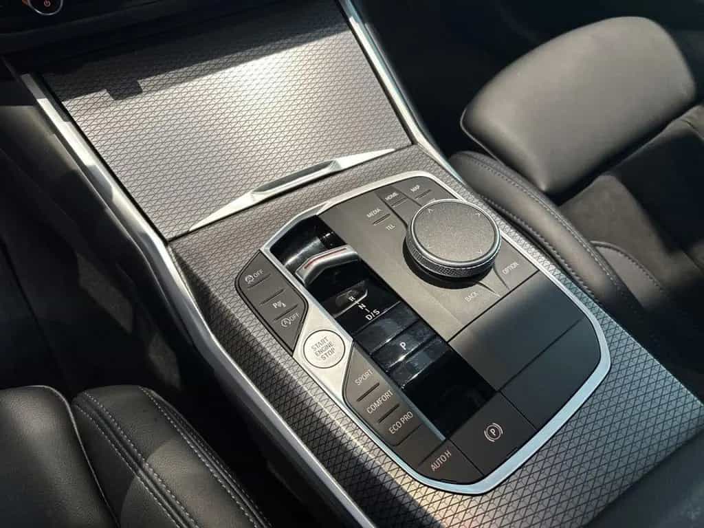 BMW 318 i Limo M Sport Aut. GSD,H/K,HuD,LiCoProf,DA 10/2023-photo-14