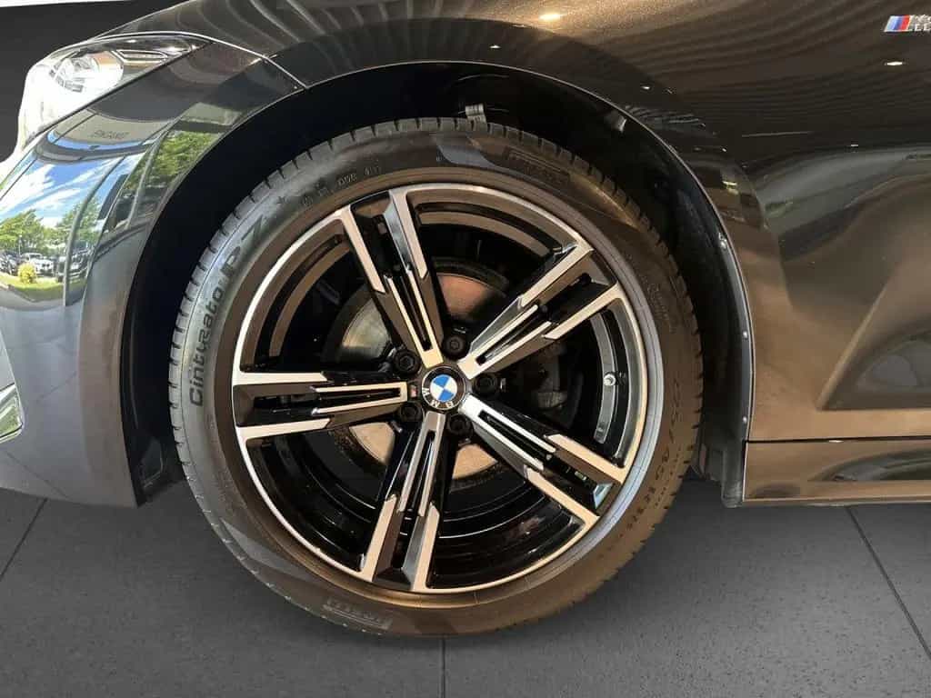 BMW 318 i Limo M Sport Aut. GSD,H/K,HuD,LiCoProf,DA 10/2023-photo-16