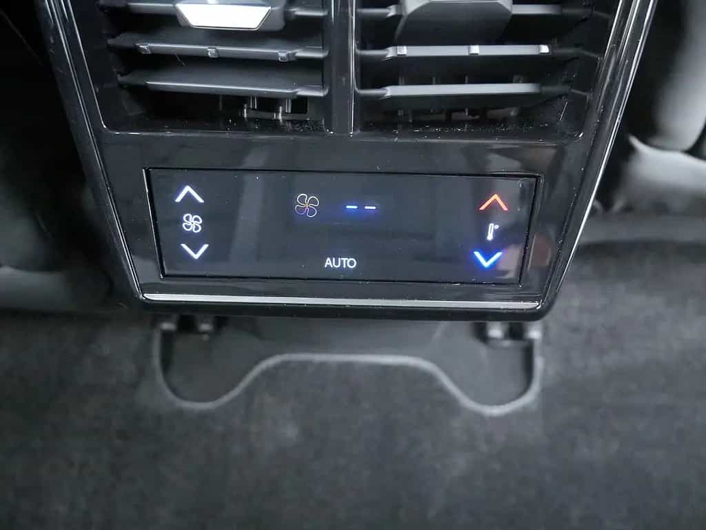 DS Automobiles DS7 (Crossback) DS 7 Crossback Be Chic PureTech 225 ACC LED 360° 04/2019-photo-22