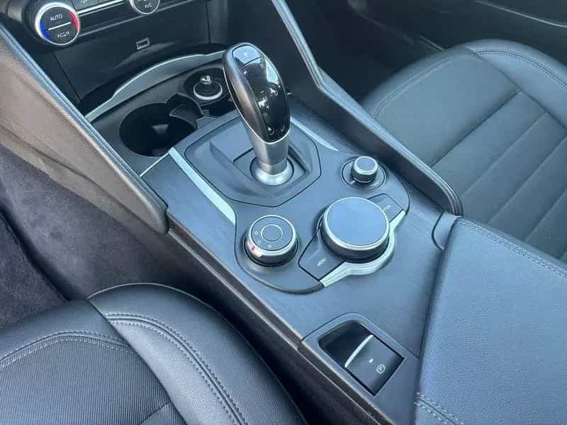 Alfa Romeo Giulia 2.2 Diesel 150CV 10/2017-photo-12