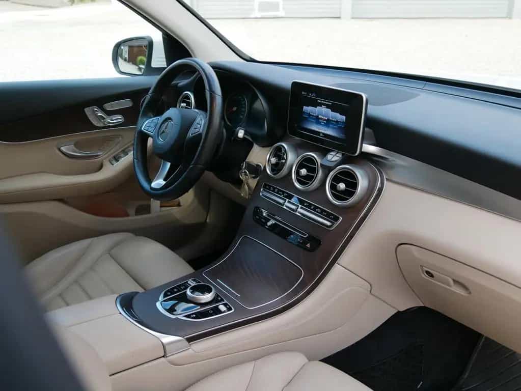 Mercedes-Benz GLC 250 4MATIC Autom. - 06/2018-photo-4