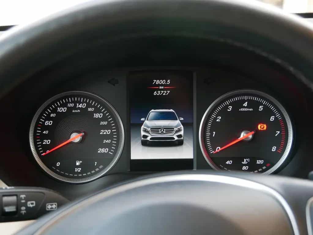 Mercedes-Benz GLC 250 4MATIC Autom. - 06/2018-photo-5