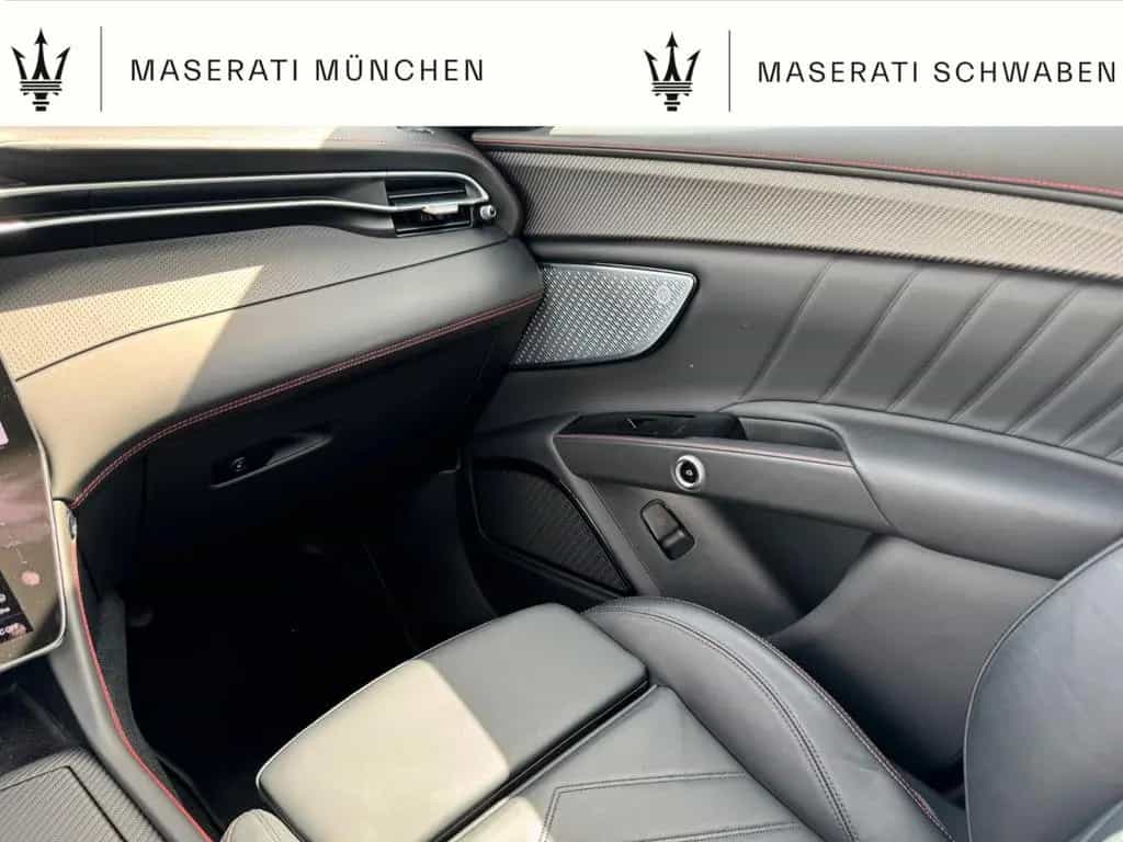 Maserati Grecale Trofeo/ AHK/ HUD/ 360°/ Garantie 05/2023-photo-8