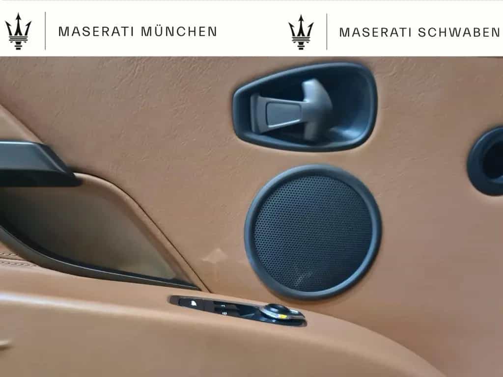 Aston Martin DB11 Volante/12M Garantie/ Service neu 10/2019-photo-16
