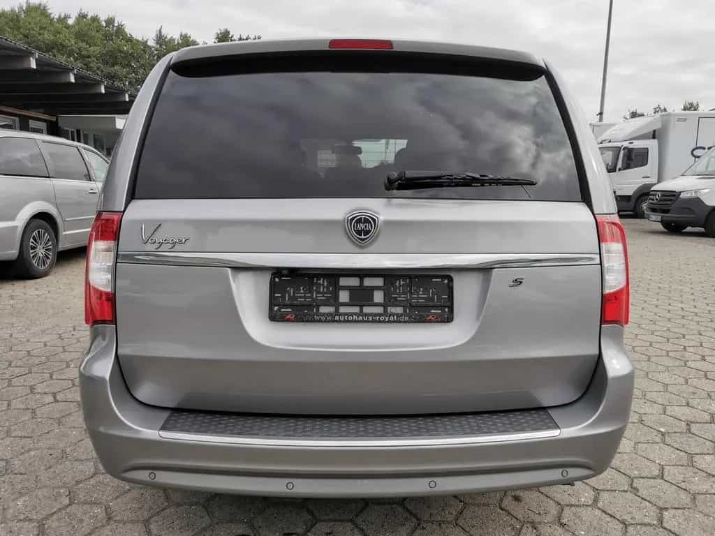 Lancia Voyager S 1-Hand 7-Sitze Navi TÜV Neu+Garantie 04/2015-photo-1