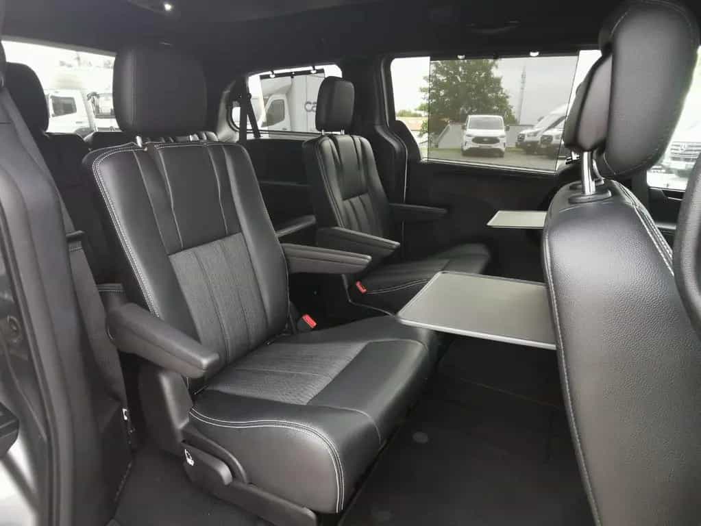Lancia Voyager S 1-Hand 7-Sitze Navi TÜV Neu+Garantie 04/2015-photo-4