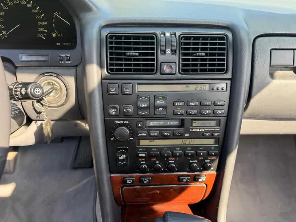 Lexus LS 400 07/1991-photo-9