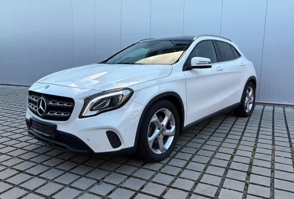 Mercedes-Benz GLA 250 URBAN 360 AHK LED NAVI PANORAMA 03/2019-photo-0