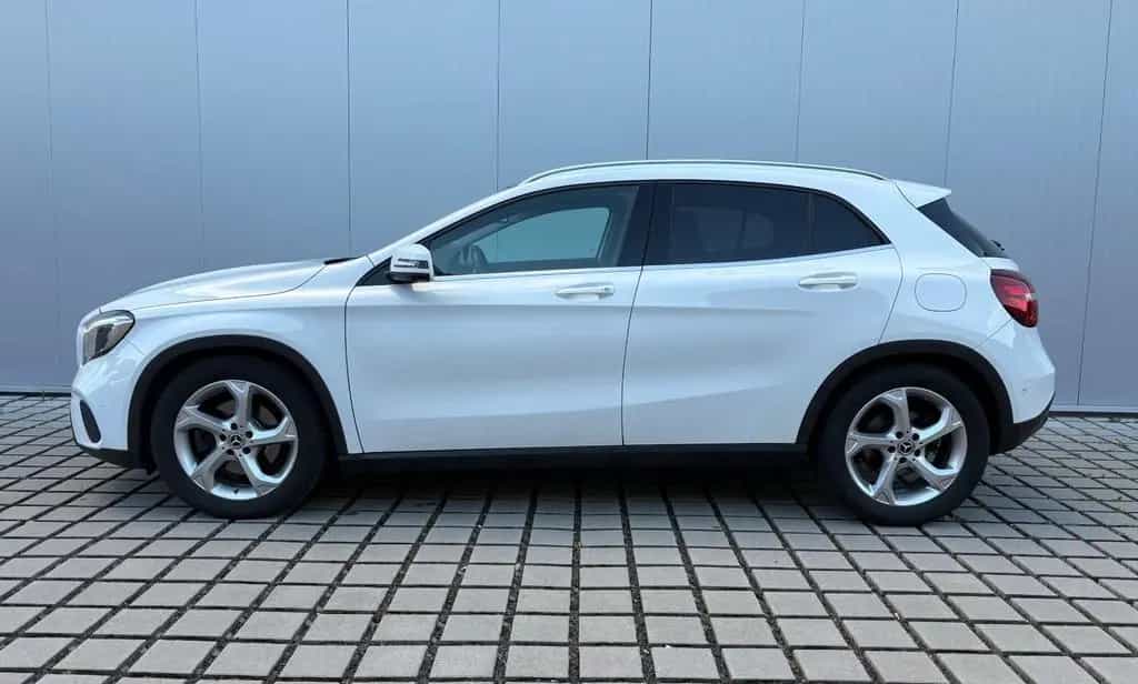 Mercedes-Benz GLA 250 URBAN 360 AHK LED NAVI PANORAMA 03/2019-photo-1